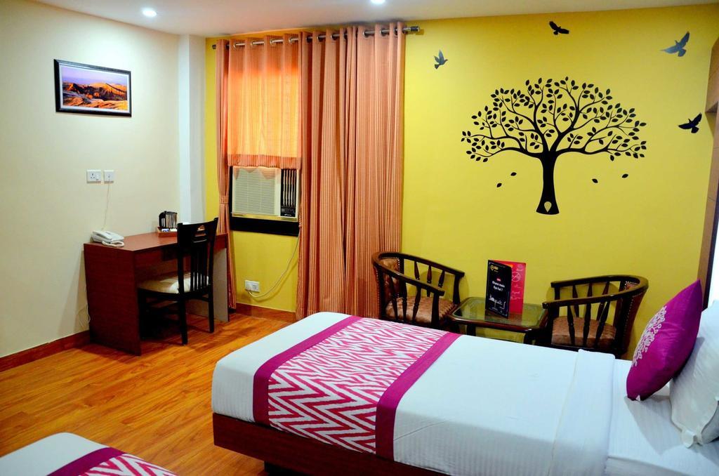 Geetika Galaxy Hotel Kānpur Exterior photo