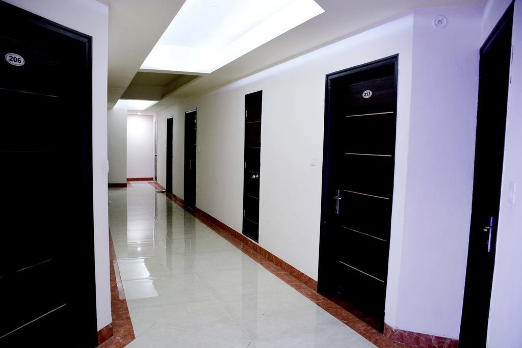 Geetika Galaxy Hotel Kānpur Exterior photo